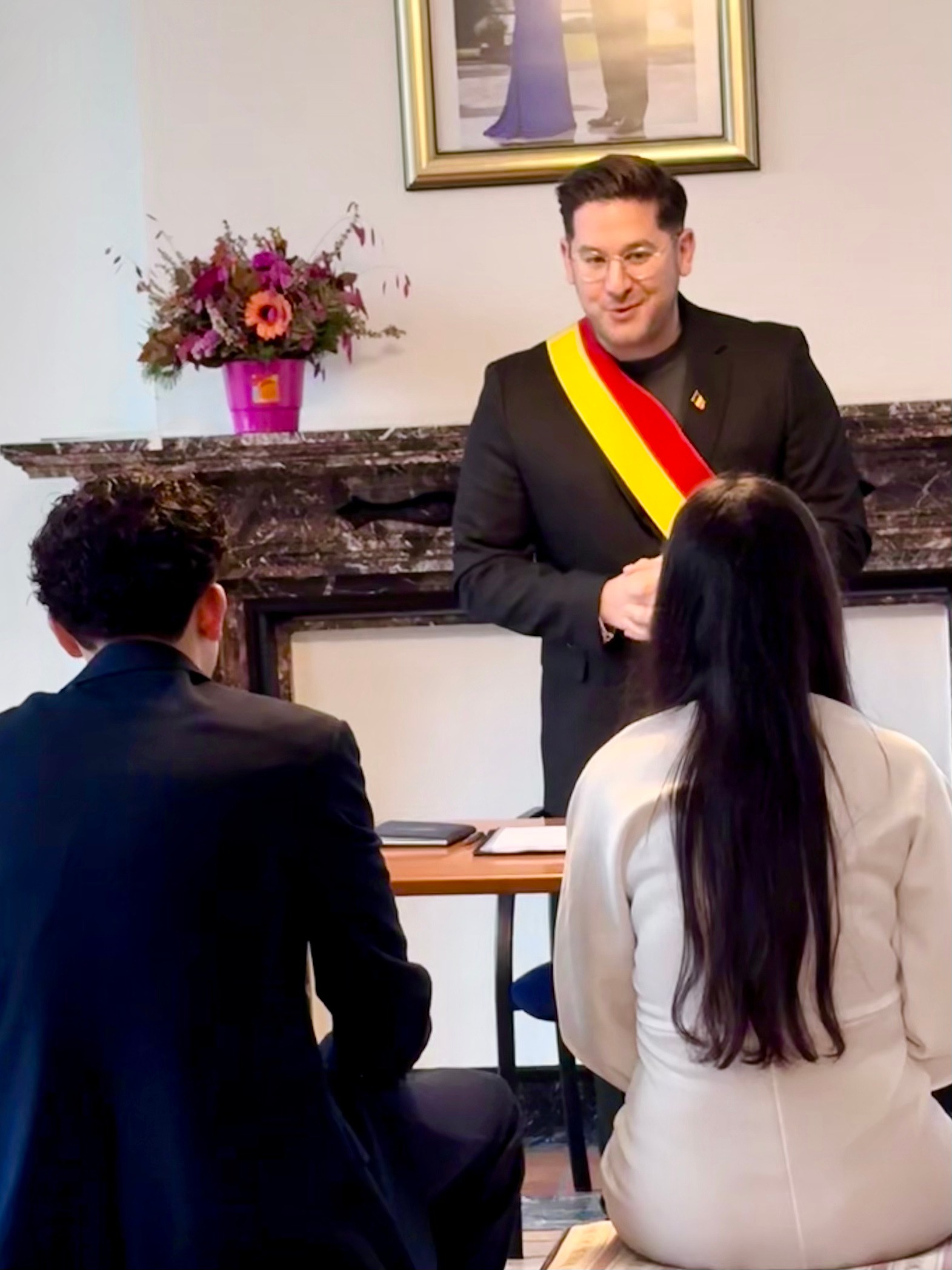 Premier mariage célébré par Loïc Sartieaux, échevin de Montigny-le-Tilleul - Landelies